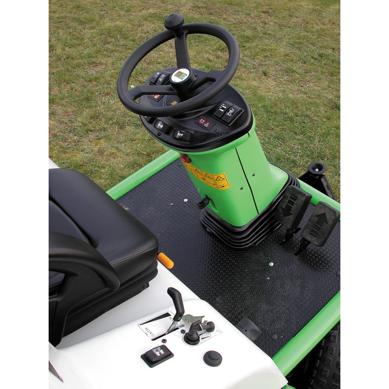 24550-4_Etesia_H124DL